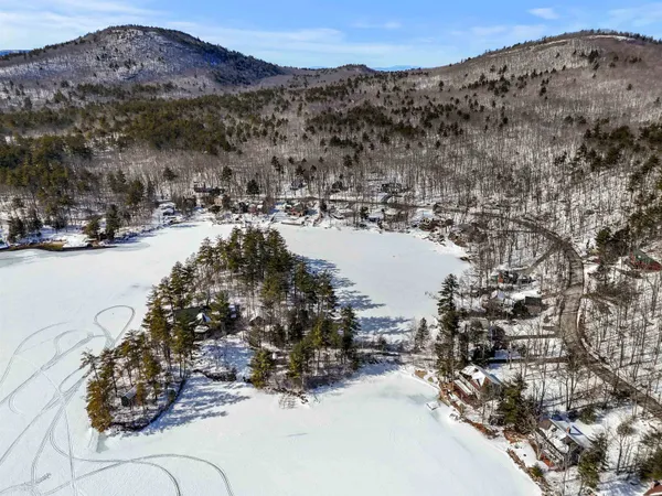 $2,049,000 | 39 North Shore Road, New Durham, NH 03855