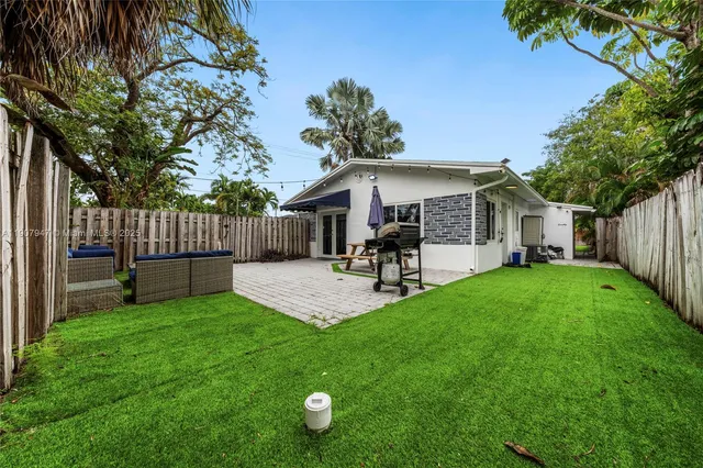 $999,000 | 1400 Northeast 14th Street, Fort Lauderdale, FL 33304