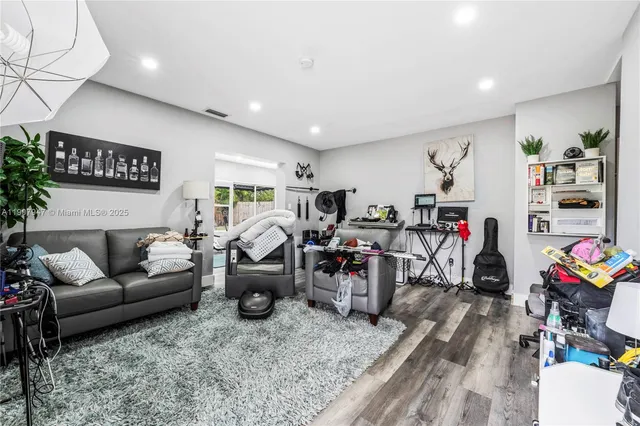 $999,000 | 1400 Northeast 14th Street, Fort Lauderdale, FL 33304