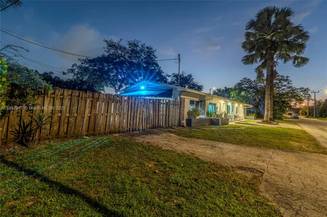 $999,000 | 1400 Northeast 14th Street, Fort Lauderdale, FL 33304