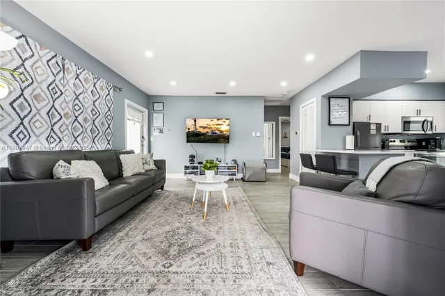 $999,000 | 1400 Northeast 14th Street, Fort Lauderdale, FL 33304