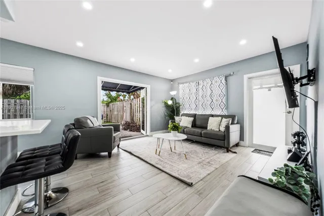 $999,000 | 1400 Northeast 14th Street, Fort Lauderdale, FL 33304