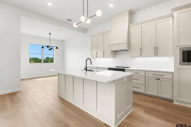 $405,000 | 15362 County Road 1100, Tyler, TX 75703