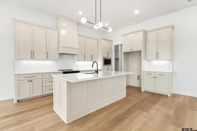 $405,000 | 15362 County Road 1100, Tyler, TX 75703