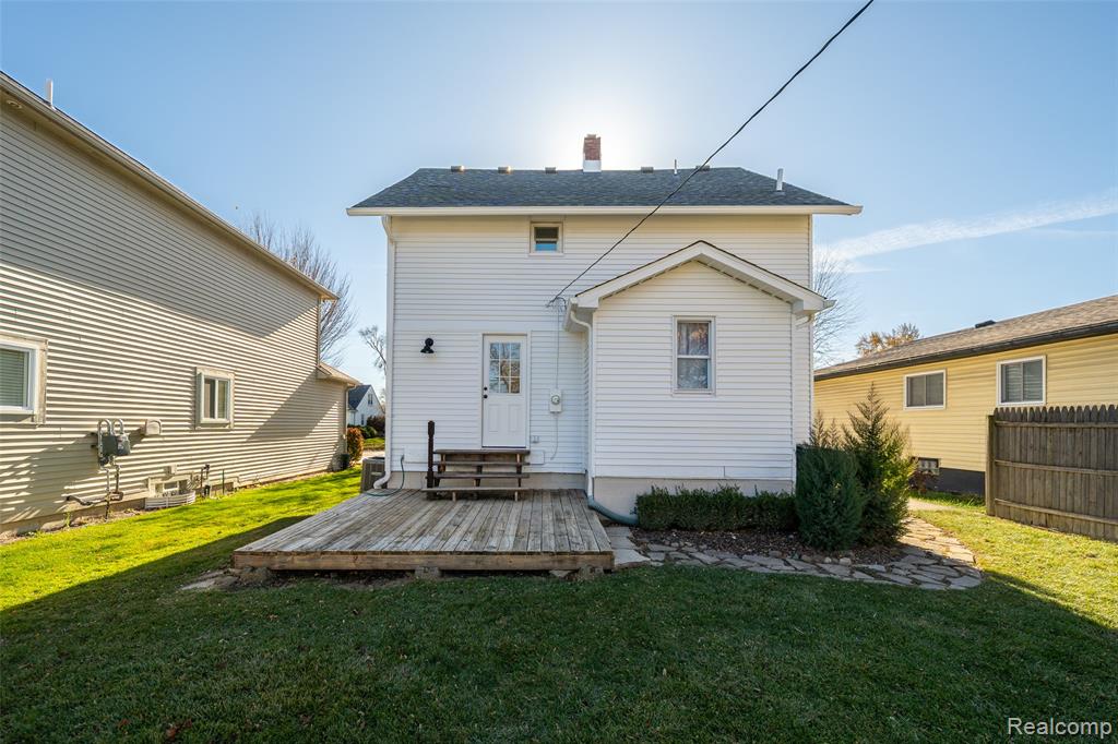2330 Rosemont Road Berkley, MI 48072 - Photo 25 of 29