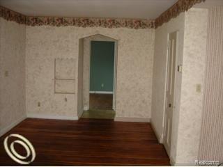 179 South Bailey Street Romeo, MI 48065 - Photo 6 of 12 LIVING 2.jpg