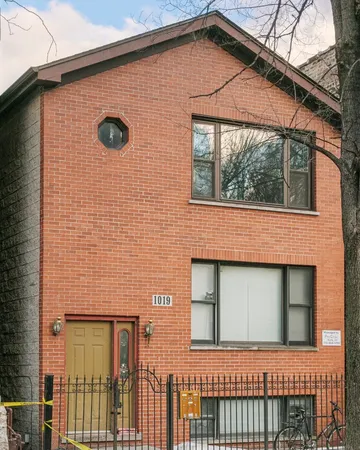 $2,100 | 1019 South Oakley Boulevard, Unit 2, Chicago, IL 60612