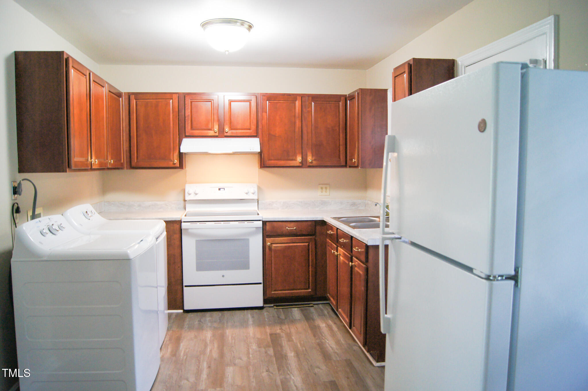 2626 Crestline Avenue Raleigh, NC 27603 - Photo 11 of 24 DSC05366