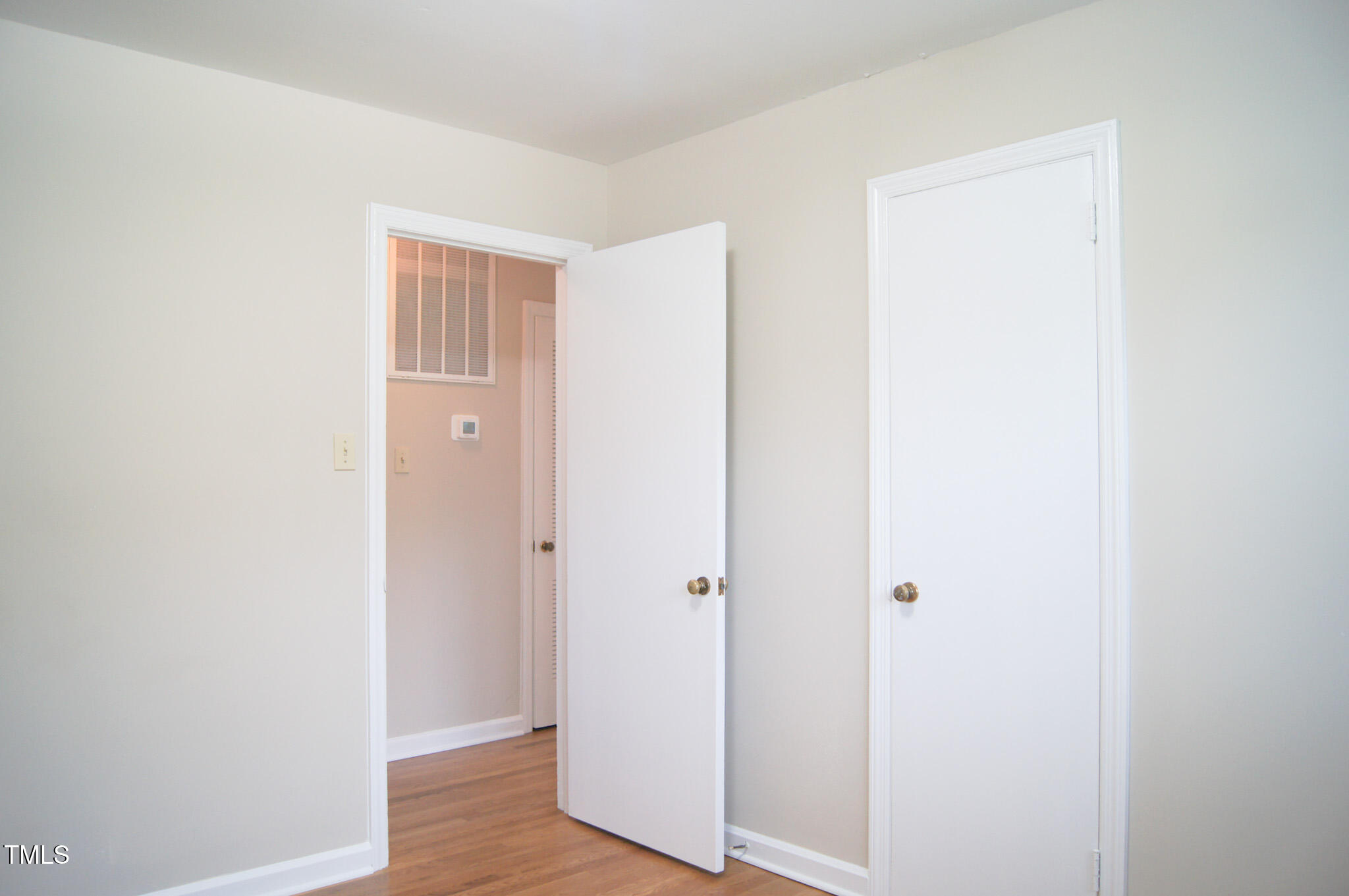 2626 Crestline Avenue Raleigh, NC 27603 - Photo 13 of 24 DSC05380