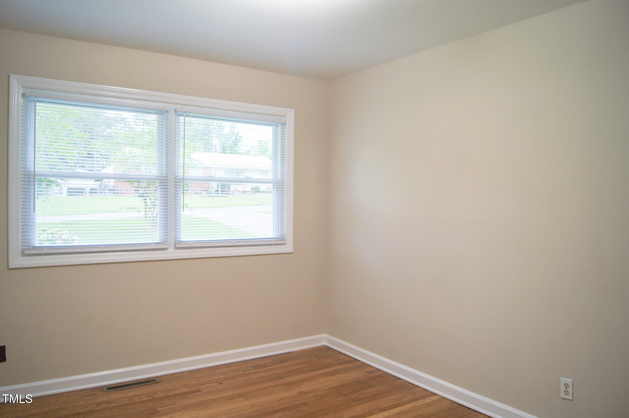 2626 Crestline Avenue Raleigh, NC 27603 - Photo 15 of 24 DSC05378