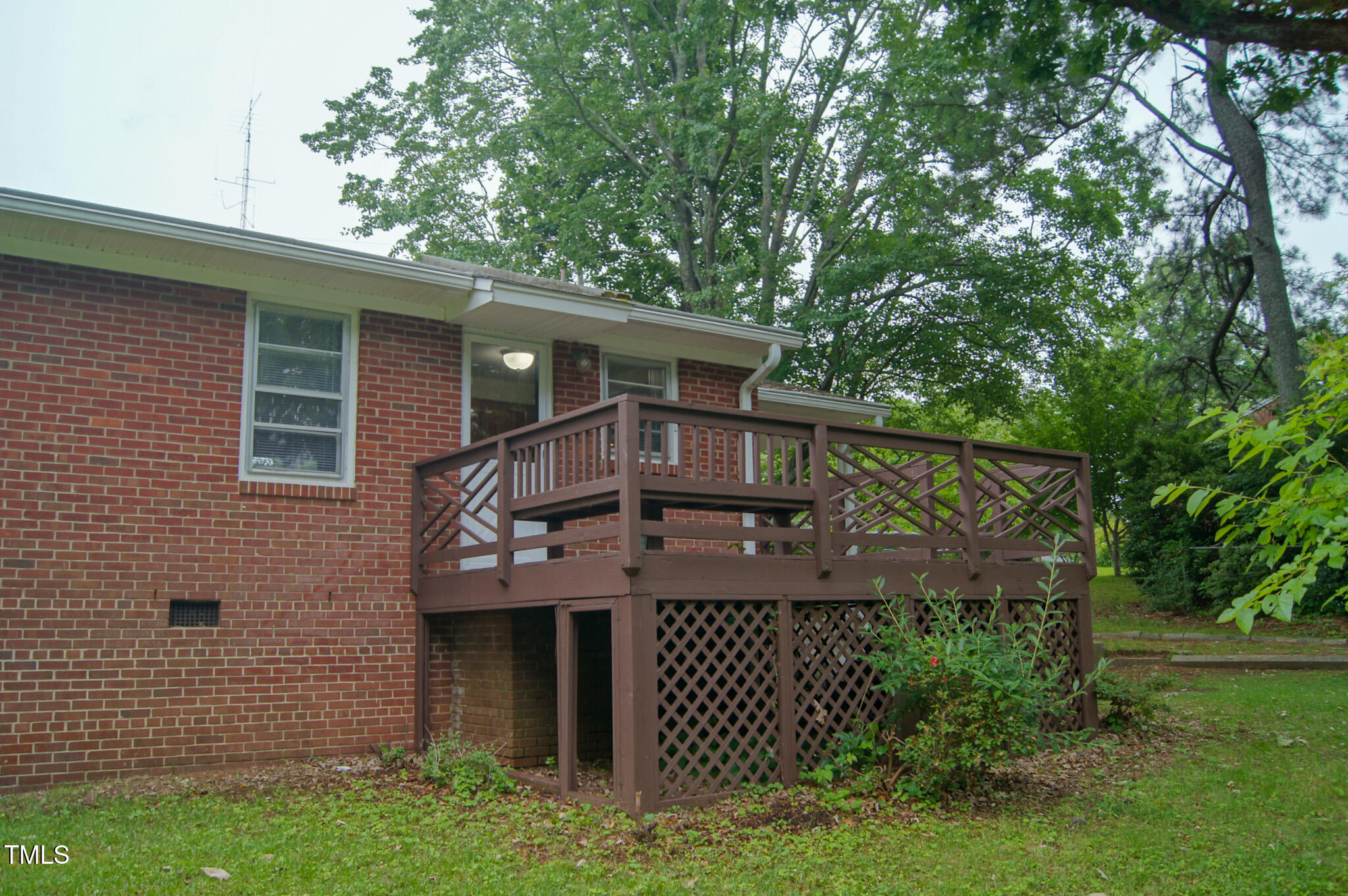 2626 Crestline Avenue Raleigh, NC 27603 - Photo 20 of 24 DSC05395