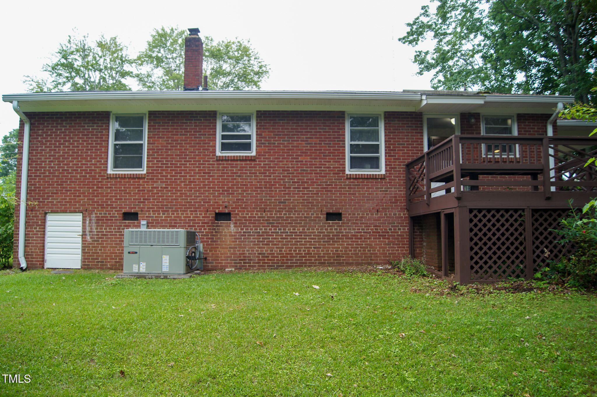 2626 Crestline Avenue Raleigh, NC 27603 - Photo 21 of 24 DSC05394