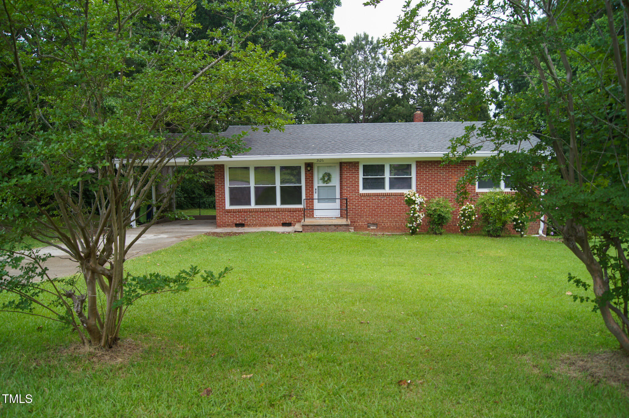 2626 Crestline Avenue Raleigh, NC 27603 - Photo 3 of 24 DSC05404
