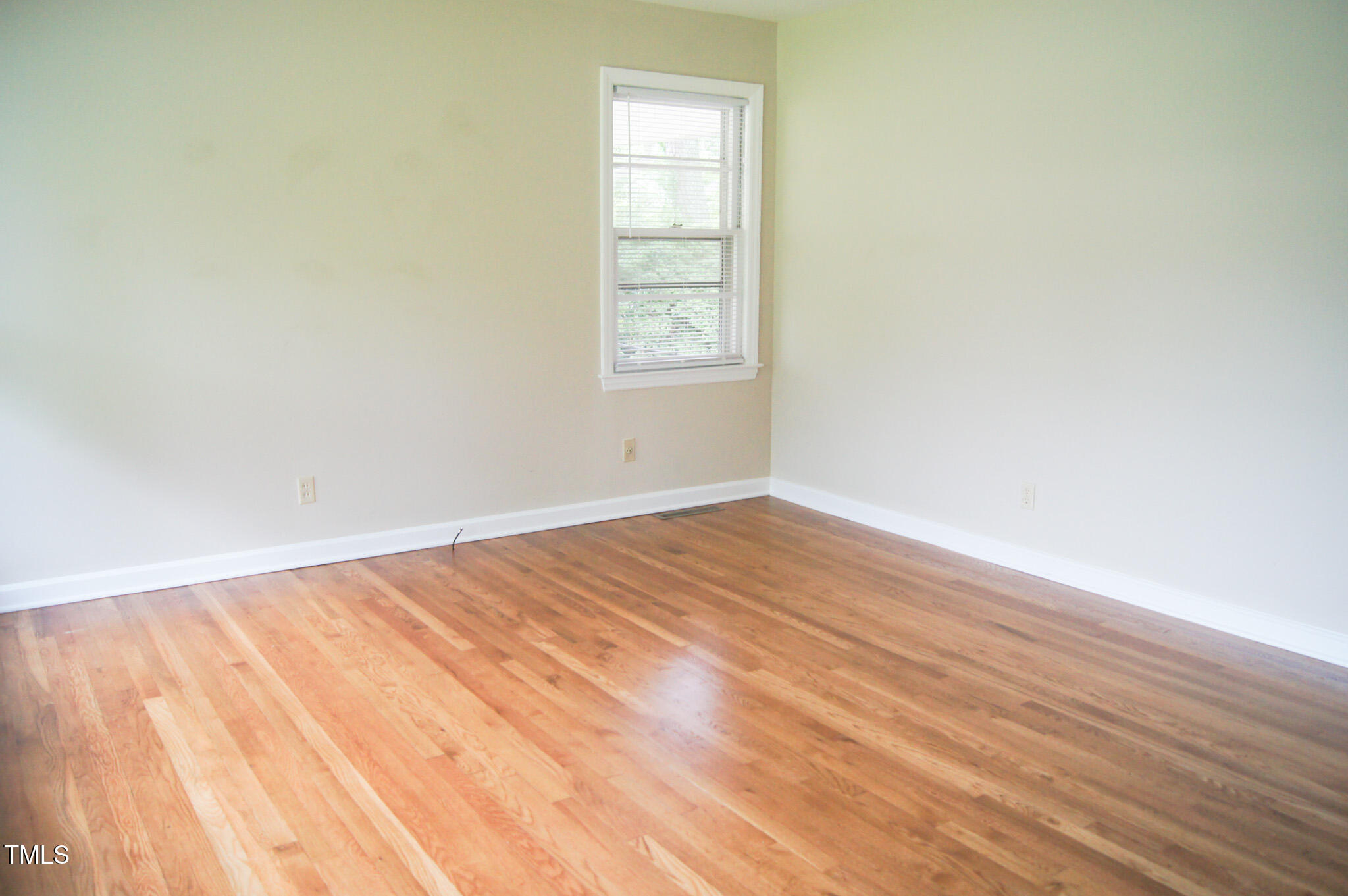 2626 Crestline Avenue Raleigh, NC 27603 - Photo 7 of 24 DSC05371