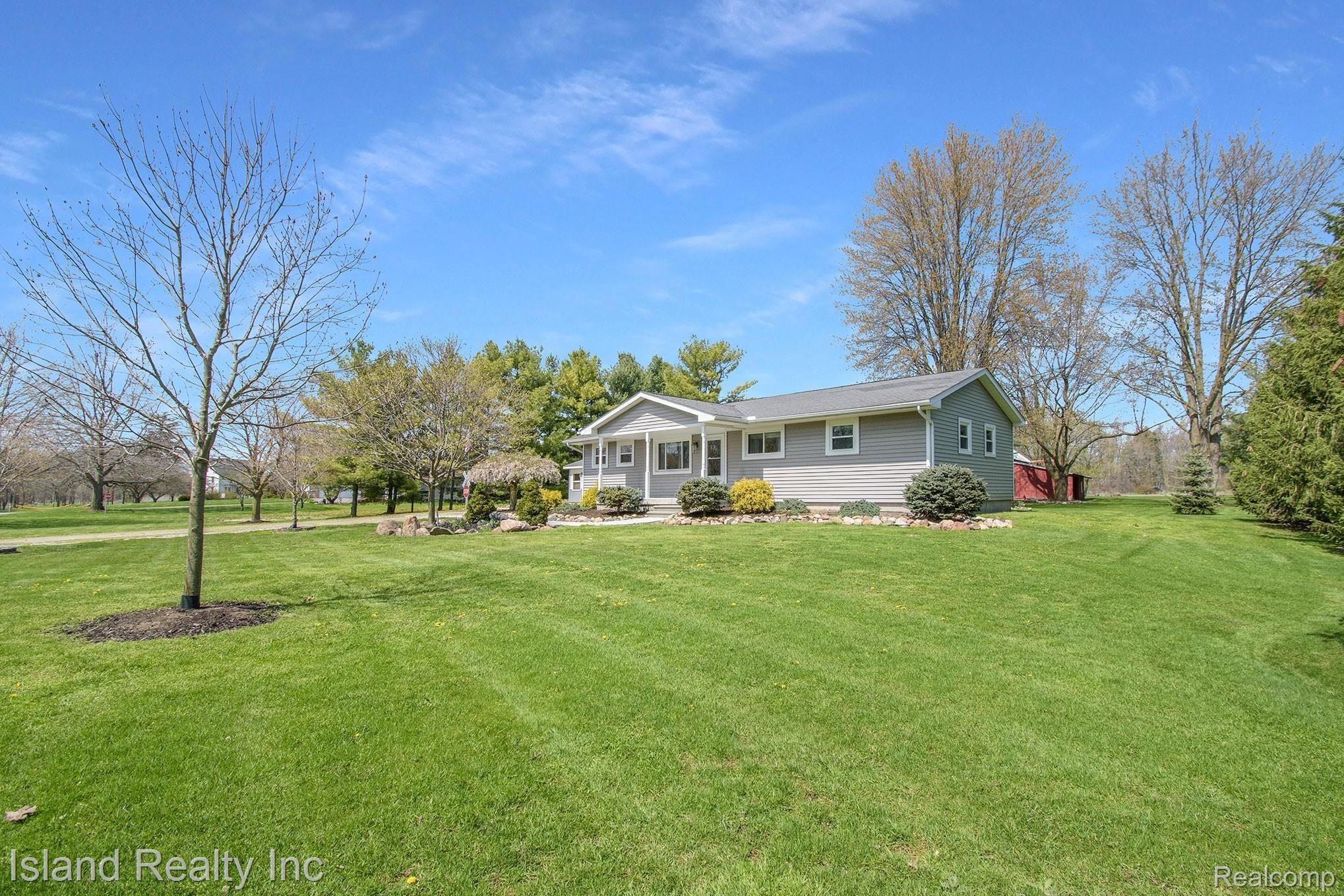 12530 Creek Road Carleton, MI 48117 - Photo 5 of 30 DSC_0124.jpg