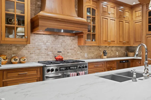 $5,999,601 | 540 Crescent Avenue, Greenville, SC 29601