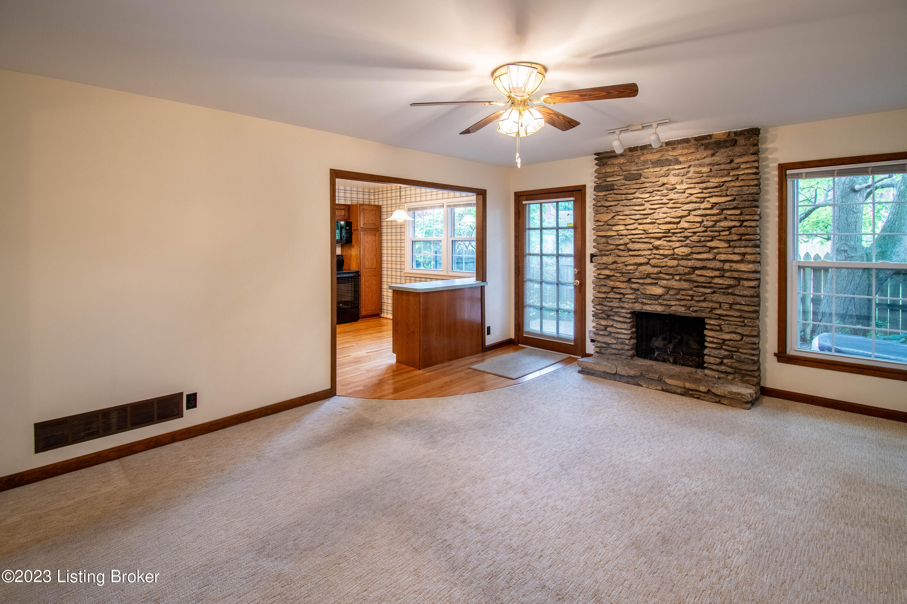 9802 Reynolda Road Louisville, KY 40223 - Photo 10 of 40 DSC_5981-HDR