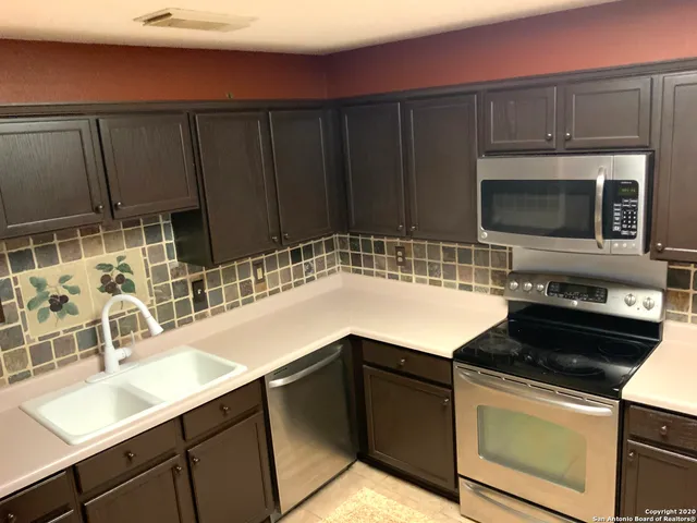 $1,625 | 5146 Erickson Bluff, San Antonio, TX 78247