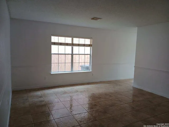 $1,625 | 5146 Erickson Bluff, San Antonio, TX 78247