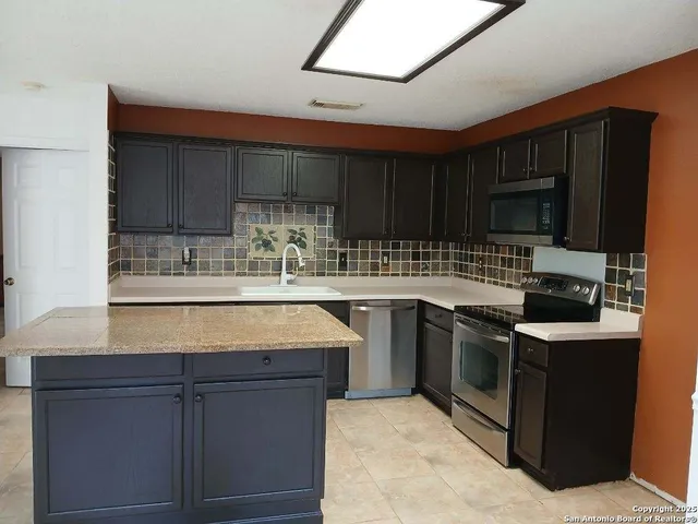 $1,625 | 5146 Erickson Bluff, San Antonio, TX 78247