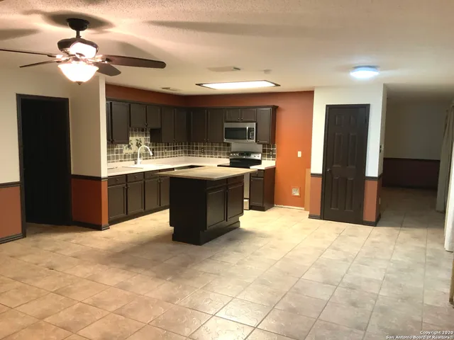 $1,625 | 5146 Erickson Bluff, San Antonio, TX 78247