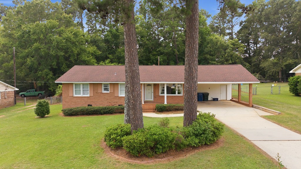 157 Avondale Road Greenwood, SC 29649 - Photo 3 of 31
