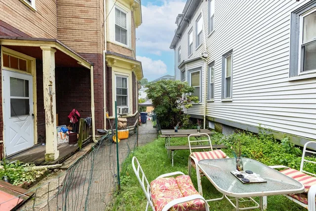 $1,000,000 | 495 Warren Street, Boston, MA 02121