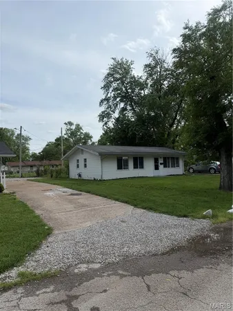 $105,000 | 3 West Adams Drive, Cahokia, IL 62206
