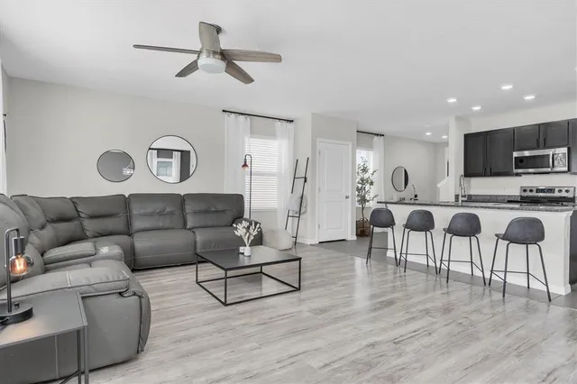 $2,800 | 7543 Tuscan Bay Circle, Wesley Chapel, FL 33545