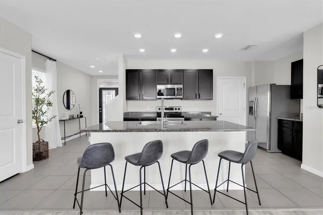 $2,800 | 7543 Tuscan Bay Circle, Wesley Chapel, FL 33545