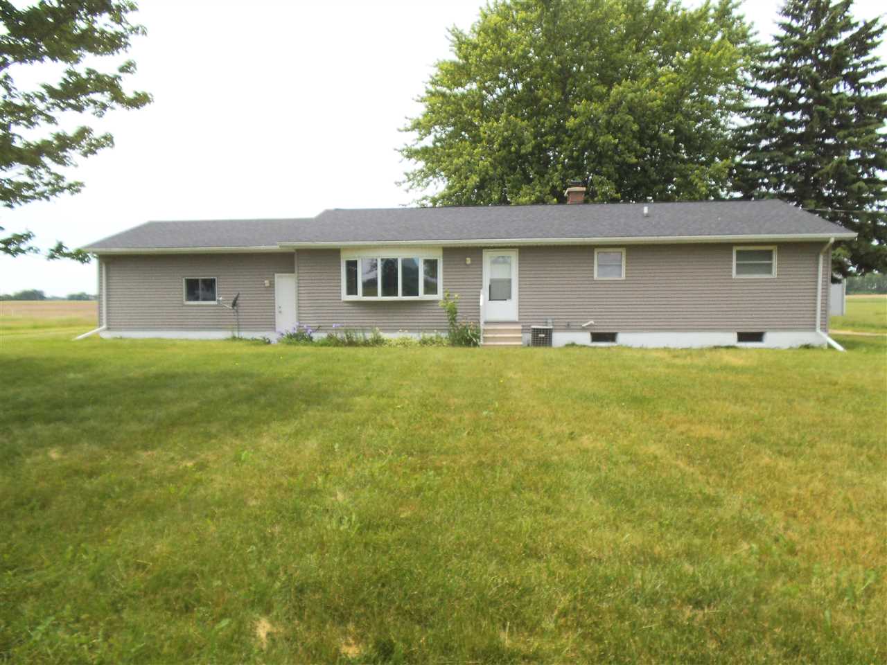 3267 North Mackinaw Road Pinconning, MI 48650 - Photo 4 of 35