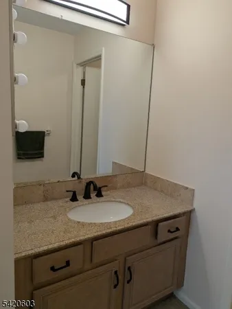 $455,000 | 16 Dunbar Court, Bedminster, NJ 07921