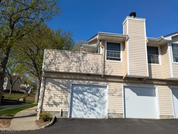 $455,000 | 16 Dunbar Court, Bedminster, NJ 07921