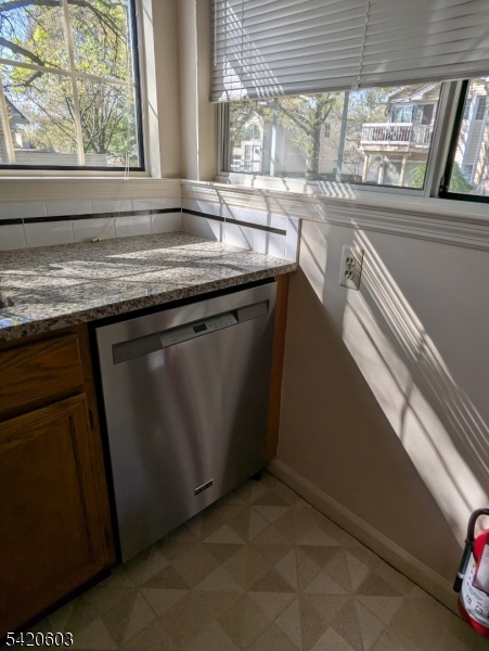 16 Dunbar Court Bedminster, NJ 07921 - Photo 6 of 23