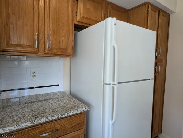 $455,000 | 16 Dunbar Court, Bedminster, NJ 07921