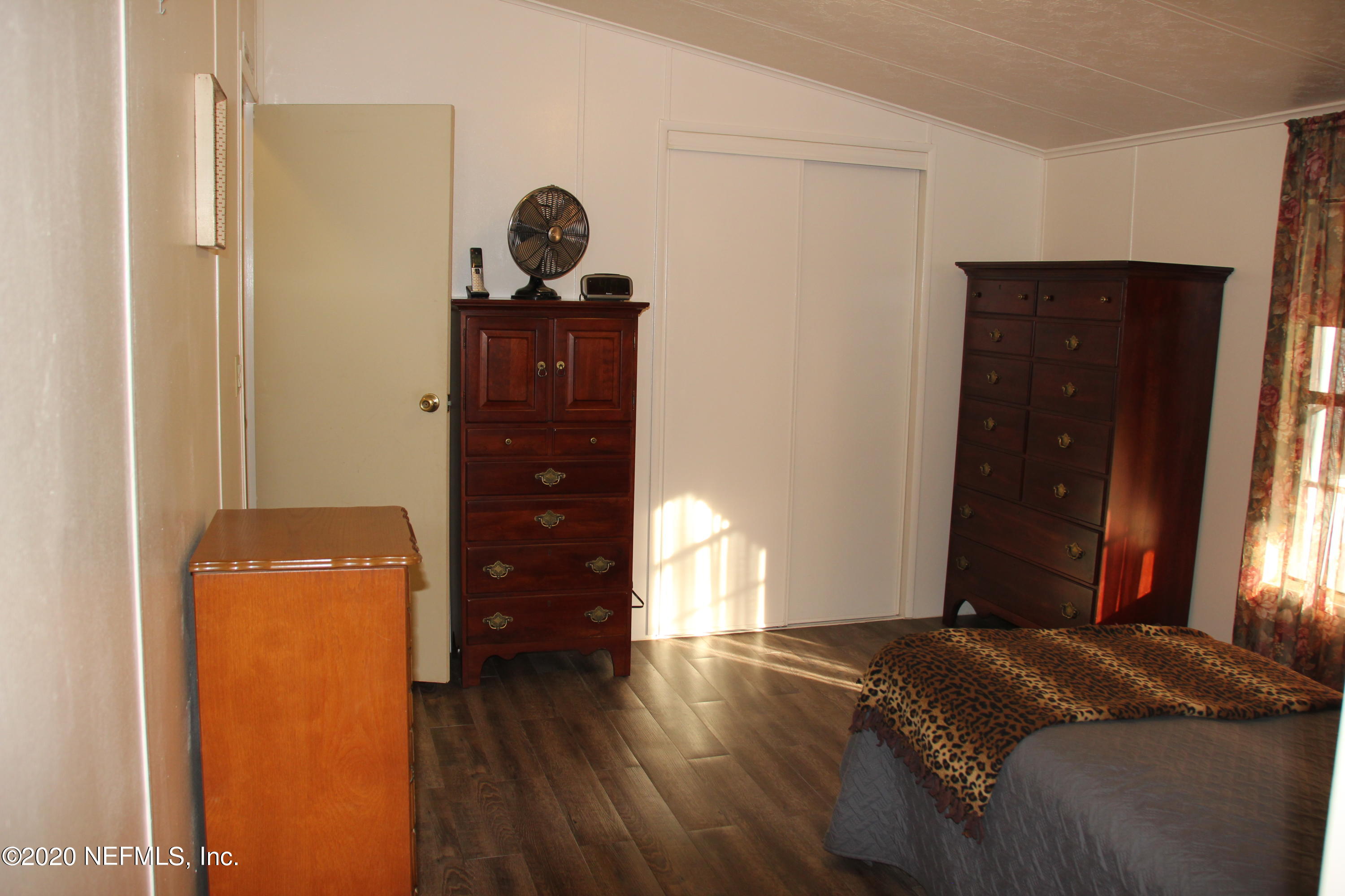 139 Whispering Pines Road Georgetown, FL 32139 - Photo 15 of 42 Master BR