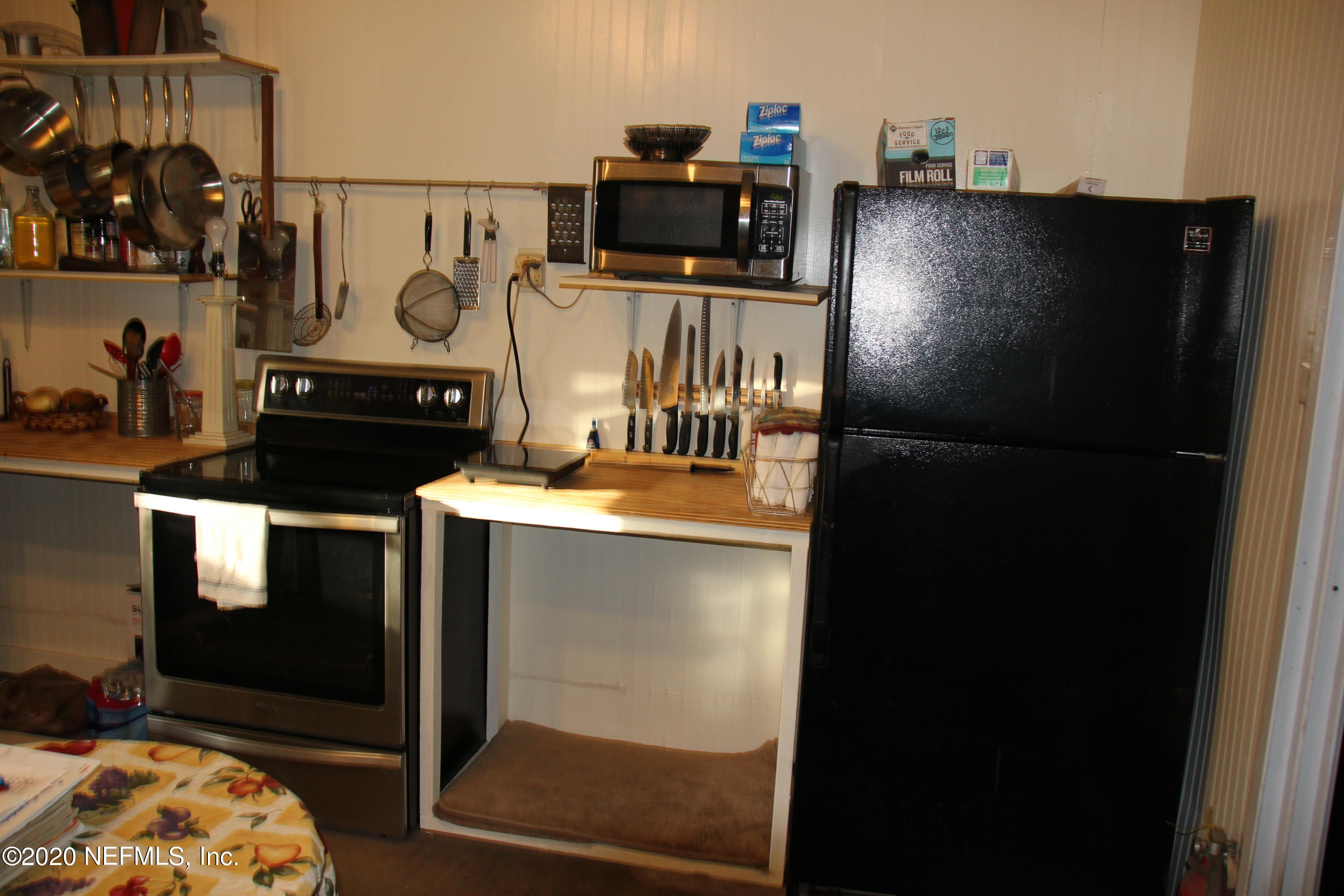 139 Whispering Pines Road Georgetown, FL 32139 - Photo 23 of 42 cook kitchen 3