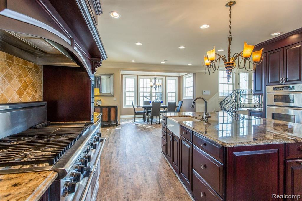 4021 Commerce Road West Bloomfield, MI 48324 - Photo 14 of 36