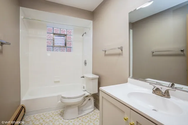 $1,650 | 1022 Arnold Court, Unit B, Des Plaines, IL 60016