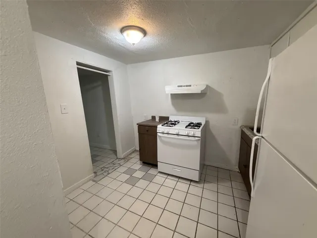 $165,000 | 220 Stratford Court, San Antonio, TX 78223