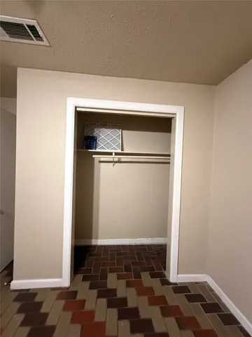 $165,000 | 220 Stratford Court, San Antonio, TX 78223