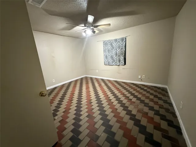 $165,000 | 220 Stratford Court, San Antonio, TX 78223