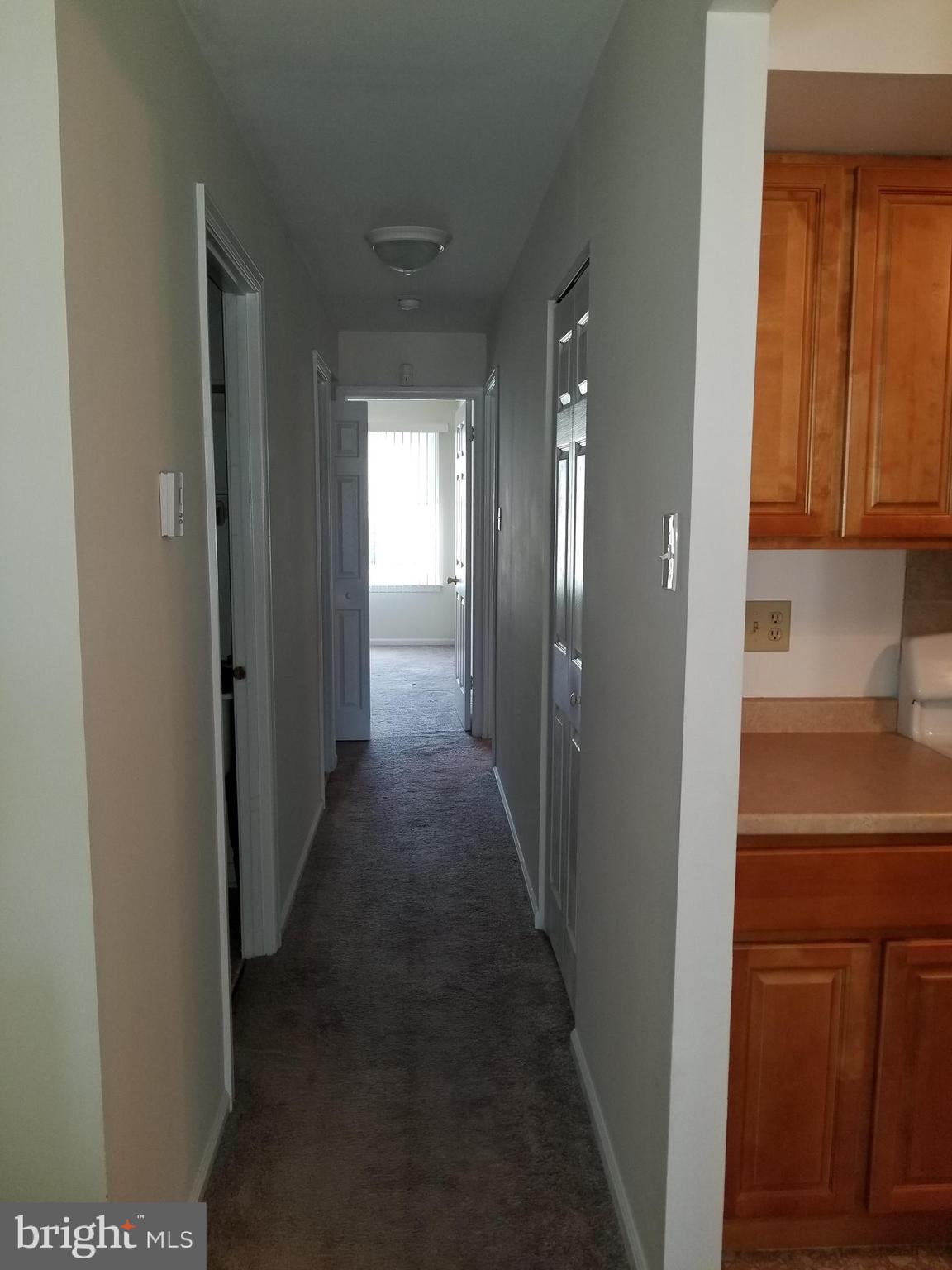 2089 Welsh Road, Unit D4 Philadelphia, PA 19115 - Photo 6 of 23 Hallway