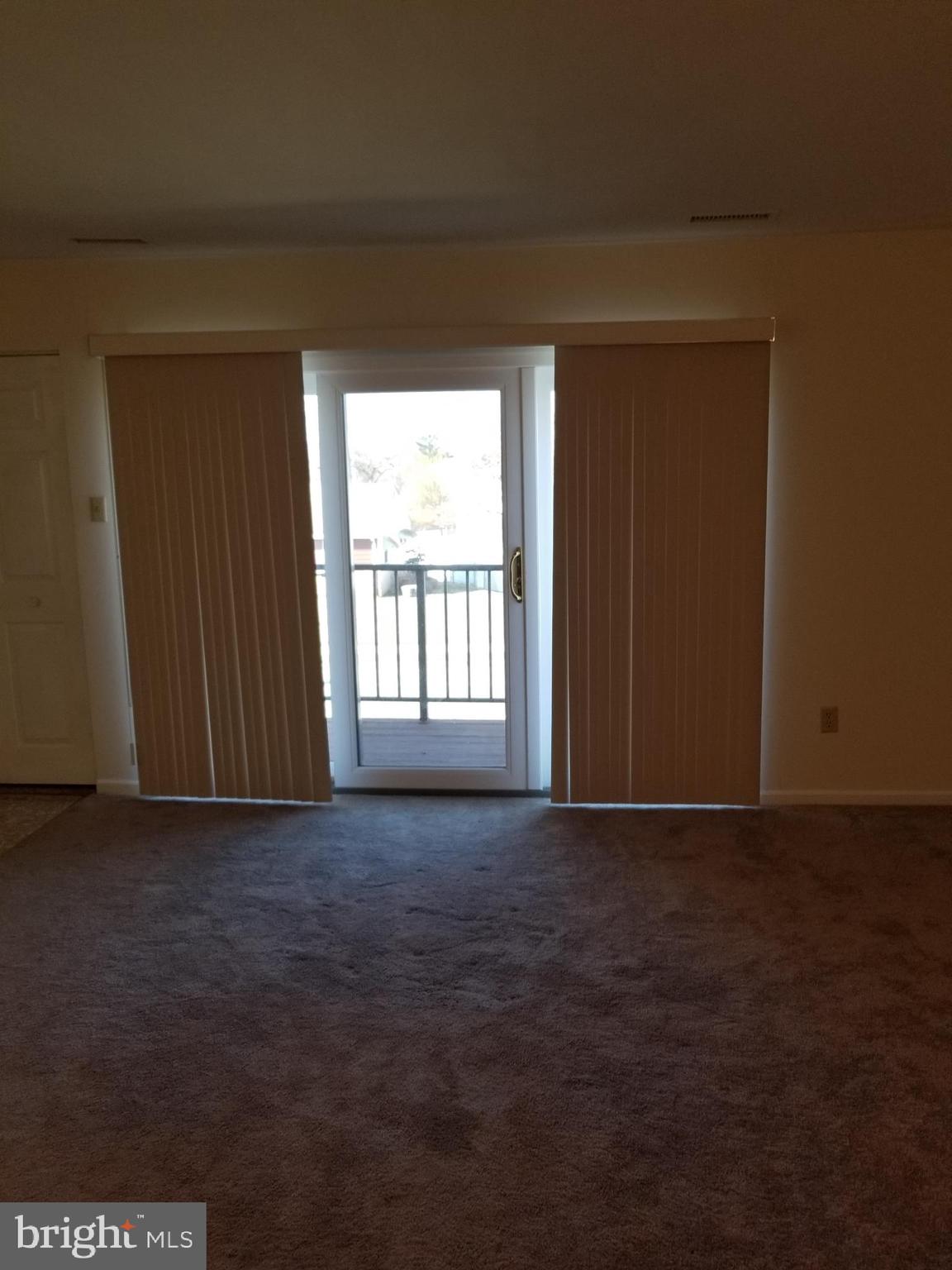 2089 Welsh Road, Unit D4 Philadelphia, PA 19115 - Photo 9 of 23 Living Room