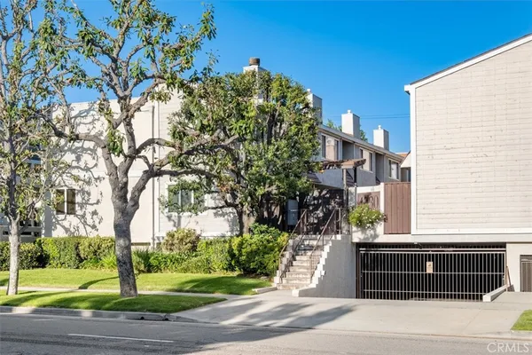 $649,000 | 4230 Whitsett Avenue, Unit 4, Studio City, CA 91604