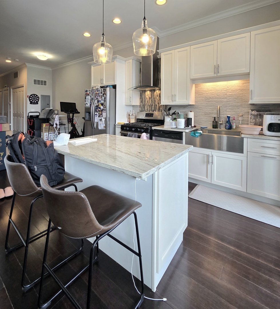 22 North Aberdeen Street, Unit 203 Chicago, IL 60607 - Photo 3 of 19