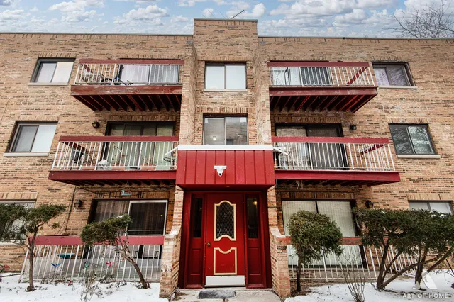 $185,000 | 6550 North California Avenue, Unit 302, Chicago, IL 60645