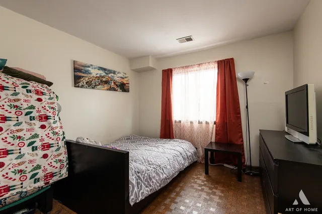 $185,000 | 6550 North California Avenue, Unit 302, Chicago, IL 60645