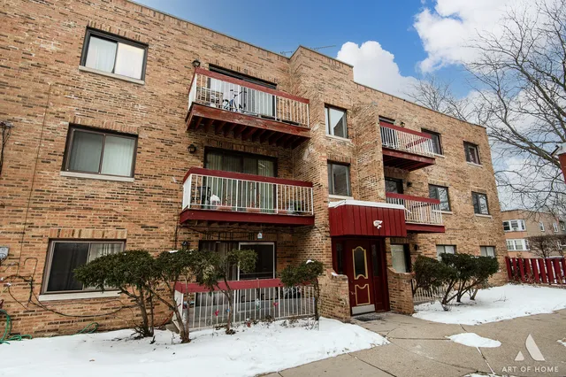 $185,000 | 6550 North California Avenue, Unit 302, Chicago, IL 60645