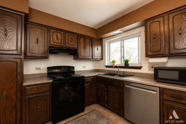 $185,000 | 6550 North California Avenue, Unit 302, Chicago, IL 60645